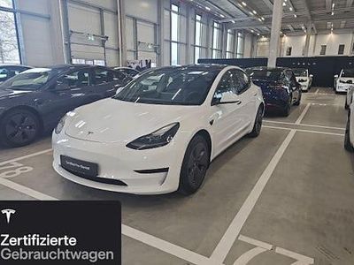 Weiß Gebraucht 2021 Tesla Model 3 Standard Range Limousine | 24.700 € (Fairer Preis)