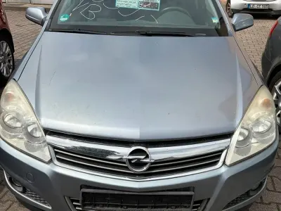 Gebraucht Opel Astra 115 PS (84 kW) 2009 Silber Kombi
