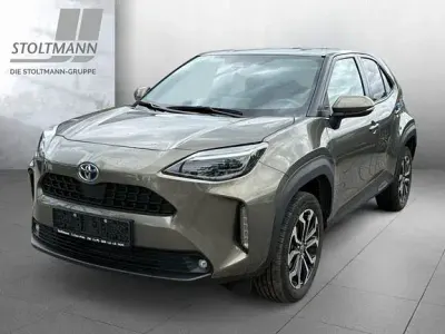 Gebraucht Toyota Yaris Connect Style 116 PS (85 kW) 2022 Manganbronze metallic Kleinwagen