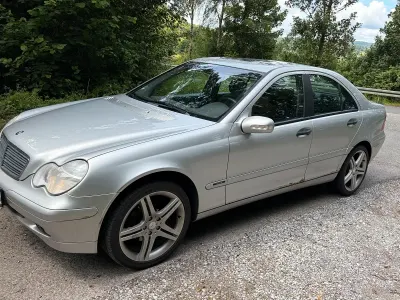 Gebraucht Mercedes C180 143 PS (105 kW) 2002 Limousine