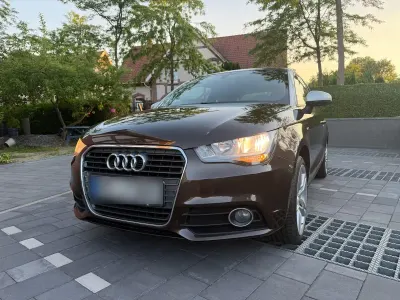 Gebraucht Audi A1 S-Line 122 PS (89 kW) 2012 Braun Kleinwagen