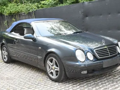 Gebraucht Mercedes CLK320 218 PS (160 kW) 1999 Blau Cabrio