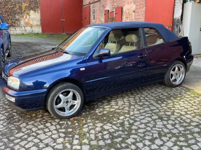 Gebraucht VW Golf Cabriolet Classicline 116 PS (85 kW) 1997 Blau Cabrio