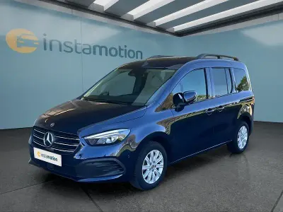 Gebraucht Mercedes T180 116 PS (85 kW) 2025 Blau Van / Kleinbus