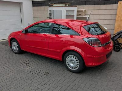 Usata Opel Astra GTC 140 CV (102 kW) 2009 Utilitaria