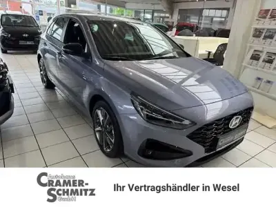 Neu Hyundai i30 Advantage 101 PS (74 kW) 2025 Meta blue Limousine