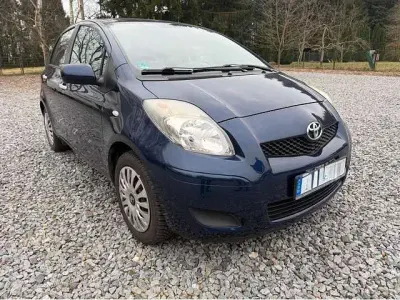 Gebraucht Toyota Yaris Cool 101 PS (74 kW) 2011 Dark blue mica metallic Kleinwagen