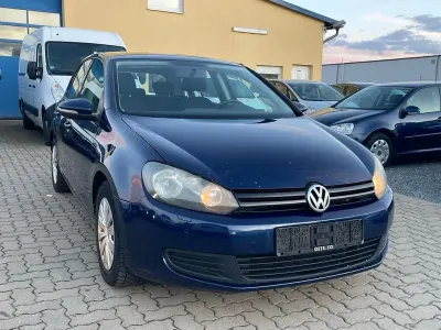 Usata VW Golf VI Trendline 105 CV (77 kW) 2011 Blu Utilitaria