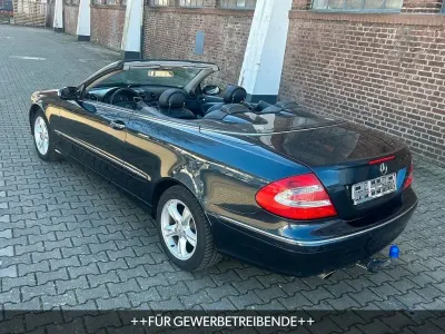 Gebraucht Mercedes CLK200 163 PS (119 kW) 2003 Schwarz Cabrio