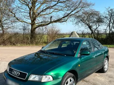 Gebraucht Audi A4 125 PS (91 kW) 1998 Grün Limousine