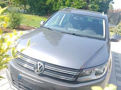 Gebraucht VW Tiguan Trendline 122 PS (89 kW) 2012 Grau SUV