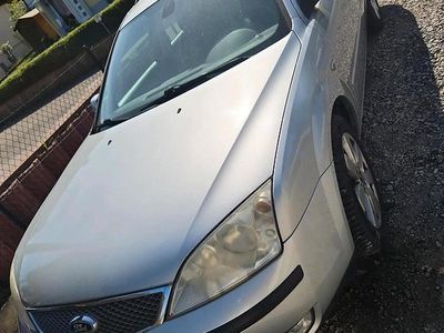 Usata Ford Mondeo Ghia 145 CV (106 kW) 2003 Argento Station wagon