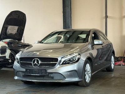 Usata Mercedes A180 122 CV (89 kW) 2016 Grigio Berlina