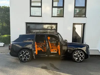 Neu Rolls Royce Cullinan 544 PS (400 kW) 2026 Schwarz SUV