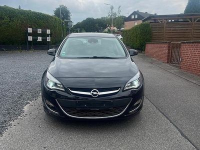 Second-hand Opel Astra 110 CP (80 kW) 2015 Negru Berlinǎ