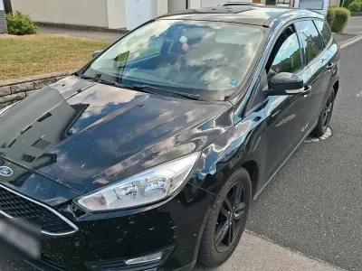 Gebraucht Ford Focus 120 PS (88 kW) 2018 Schwarz Kombi