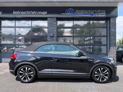 Gebraucht VW T-Roc Cabriolet Active 150 PS (110 kW) 2021 Schwarz Cabrio