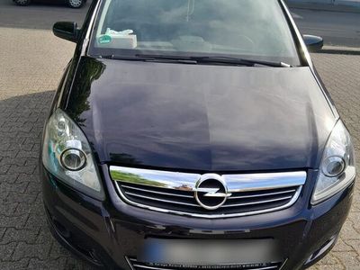 gebraucht Opel Zafira 1.9 CDTI Automatik Edition – Erstklassiger Zustand