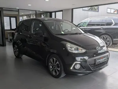 Gebraucht Hyundai i10 Passion 87 PS (63 kW) 2016 Schwarz Kleinwagen