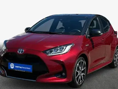 Gebraucht Toyota Yaris Hybrid Style 116 PS (85 kW) 2020 Rot Limousine