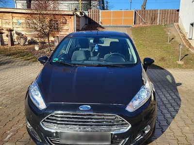 Gebraucht Ford Fiesta 101 PS (74 kW) 2016 Schwarz Kleinwagen