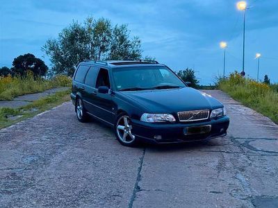 Second-hand Volvo V70 250 CP (183 kW) 1997 Albastru Break