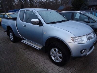 Silber Gebraucht 2014 Mitsubishi L200 Invite Abholung | 12.699 € (Guter Preis)