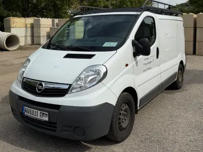 Gebraucht Opel Vivaro 145 PS (106 kW) 2008 Weiß Van / Kleinbus