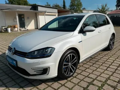Gebraucht VW Golf VII GTE 150 PS (110 kW) 2015 Weiß Limousine