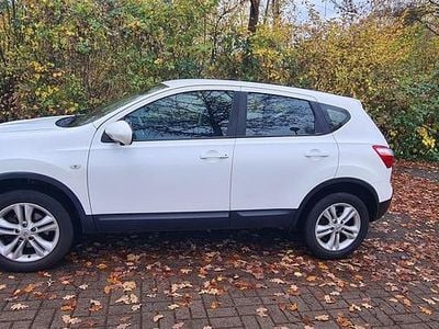 Gebraucht Nissan Qashqai 141 PS (103 kW) 2013 Weiß SUV