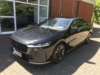 Neu Mazda 6e Takumi-Line 60 kW (82 PS) 2026 Jet black Limousine