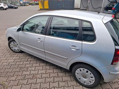 Gebraucht VW Polo 64 PS (47 kW) 2005 Silber Kleinwagen