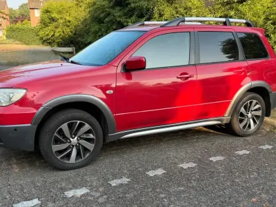 Gebraucht Mitsubishi Outlander 160 PS (117 kW) 2007 Rot SUV