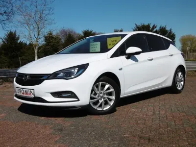 Gebraucht Opel Astra Active 105 PS (77 kW) 2018 Weiß Limousine