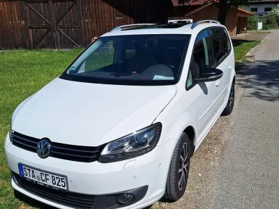 Gebraucht VW Touran Style 105 PS (77 kW) 2012 Weiß Van / Kleinbus