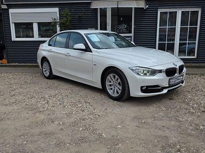 Usata BMW 318 Sport Line 143 CV (105 kW) 2013 Bianco Berlina