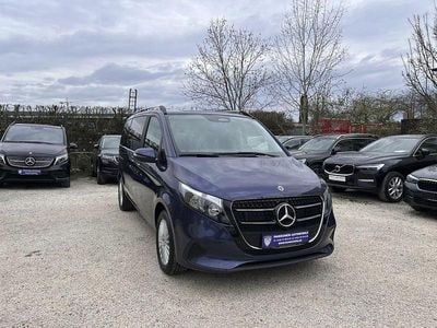 Gebraucht Mercedes V220 163 PS (119 kW) 2024 Sodalithblau Van / Kleinbus