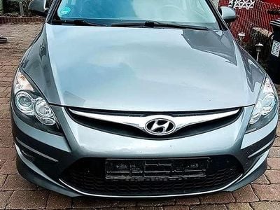 Second-hand Hyundai i30 Classic 109 CP (80 kW) 2012 Argintiu Break