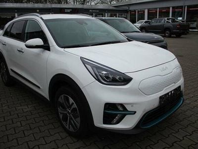 Usata Kia e-Niro Spirit 100 kW (136 CV) 2021 Bianco SUV