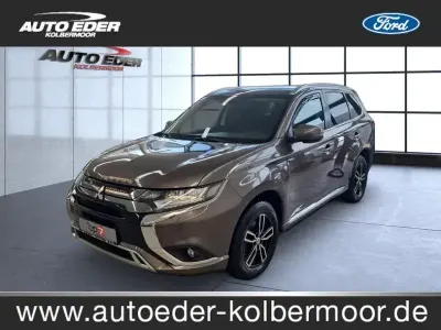Gebraucht Mitsubishi Outlander P-HEV Basis 224 PS (164 kW) 2020 Braun SUV