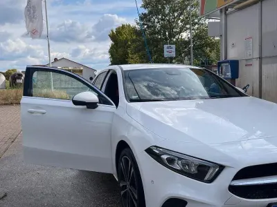 Gebraucht Mercedes A180 136 PS (100 kW) 2019 Weiß Limousine