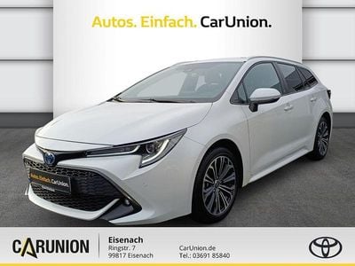 Platinum white pearl mc. Gebraucht 2022 Toyota Corolla Team Kombi | 25.890 € (Guter Preis)
