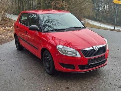 Gebraucht Skoda Fabia Fresh 60 PS (44 kW) 2013 Rot Kleinwagen