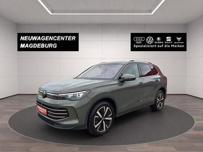 Cipressinogrün metallic Gebraucht 2024 VW Tiguan Elegance SUV | 46.980 € (Etwas zu teuer)