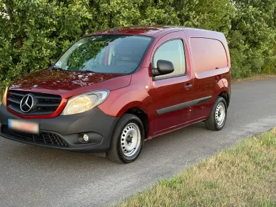 Gebraucht Mercedes Citan 111 110 PS (80 kW) 2018 Rot Van / Kleinbus