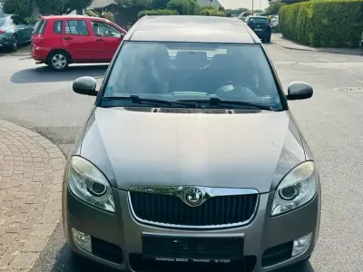 Gebraucht Skoda Roomster 105 PS (77 kW) 2009 Grau Van / Kleinbus