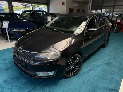 Używany Skoda Rapid Ambition 105 KM (77 kW) 2015 Czarny Hatchback