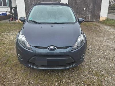 Gebraucht Ford Fiesta Trend 82 PS (60 kW) 2011 Blau Kleinwagen