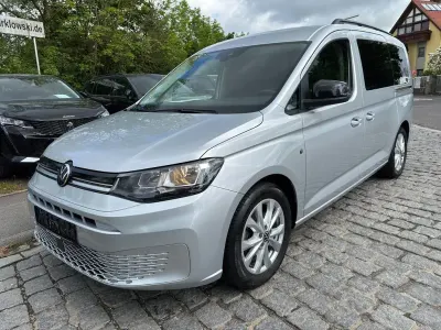 Używany VW Caddy Maxi Life 122 KM (89 kW) 2022 Srebrny Minivan