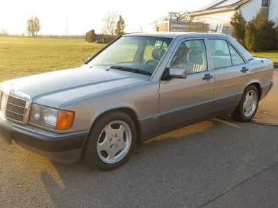 Gebraucht Mercedes 190 Sportline 136 PS (100 kW) 1993 Gold Limousine